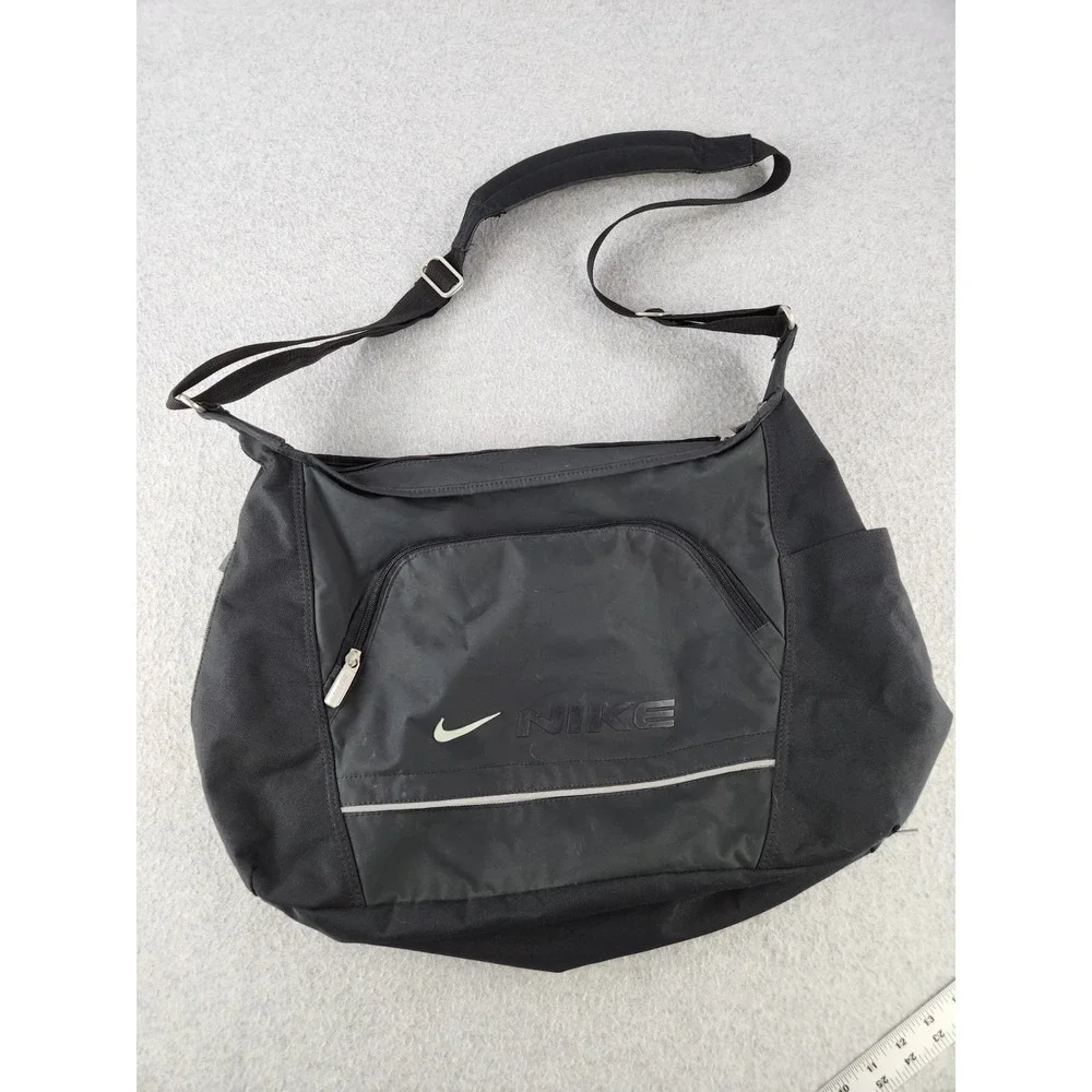 Vtg Nike‎ Y2K Crossbody Bag Duffle Shoulder Gym Workout Travel Carry On Gorpcore